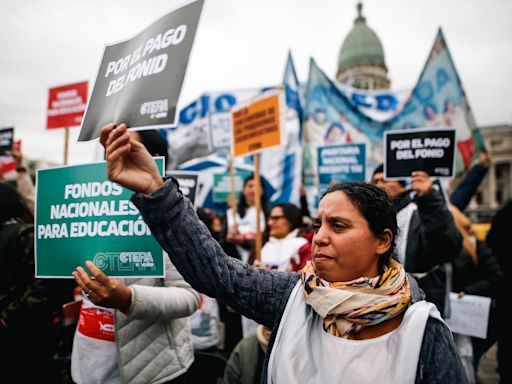 Docentes de Argentina exigen mejoras salariales y laborales en una nueva huelga nacional