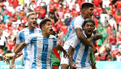 ...Argentina - Marruecos, de los Juegos Olímpicos de París 2024: Gol en el '106, final del partido, demora de hora y media, reanudación, VAR, fuera de juego y más | Goal.com Colombia