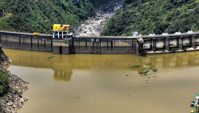 Ecuador llega al referéndum de Noboa en medio de crisis energética y de crisis diplomática