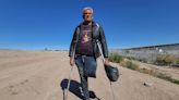 Venezolano llega con un solo pie a la frontera de México en busca de una prótesis en EE.UU - El Diario NY