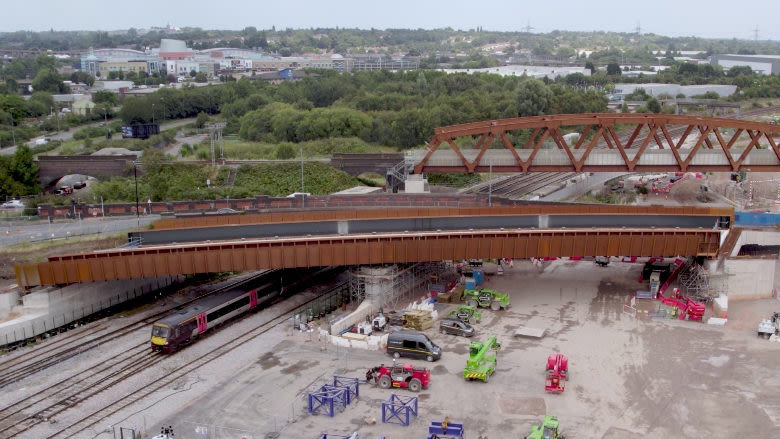 HS2 Team Moves 1,700-ton Bridge Into Place Over Railroad