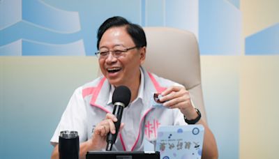 父親節致贈桃市府同仁甜甜圈餅乾禮盒 張善政：感恩平日辛勞