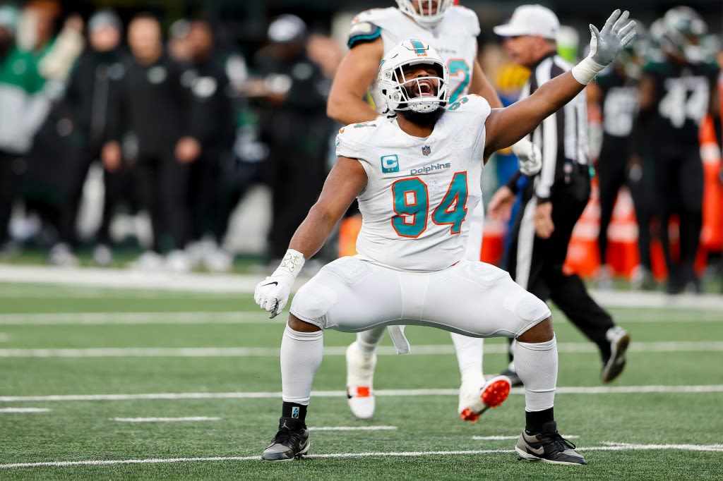 How much will losses of Robert Hunt, Christian Wilkins hurt the Dolphins? | Countdown to camp