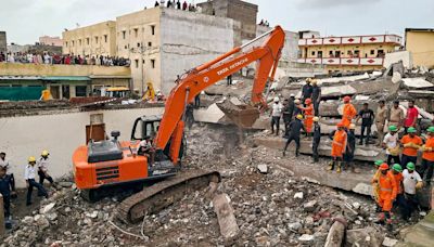 7 Killed In Surat Building Collapse, Bodies Pulled Out Of Debris Overnight