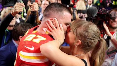 Jason Sudeikis asked Travis Kelce about making Taylor Swift 'an honest woman.' We need to talk about it