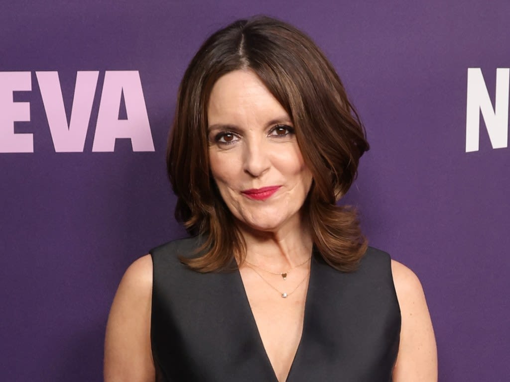 Tina Fey’s Daughter Alice’s Super-Rare Appearance Has Fans Seeing Double