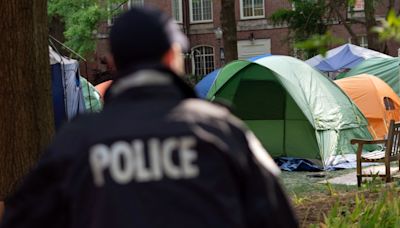 Acusan a la policía de la Universidad de Arizona de quitar el hijab a estudiantes durante manifestación - El Diario NY