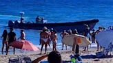 Una narcolancha encalla en una playa de Huelva a plena luz del día y los traficantes salen huyendo - MarcaTV