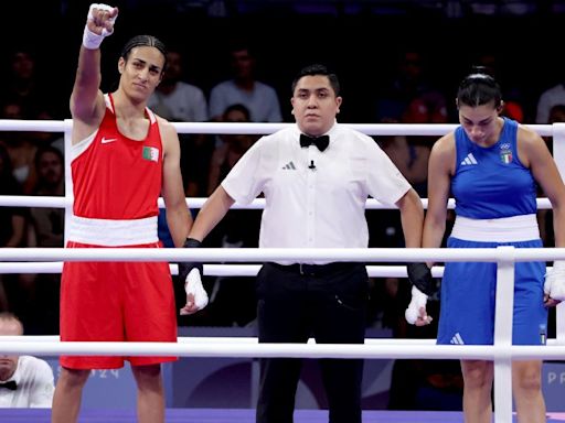 Boxeadora que es cuestionada sobre su género gana mientras su rival se retira