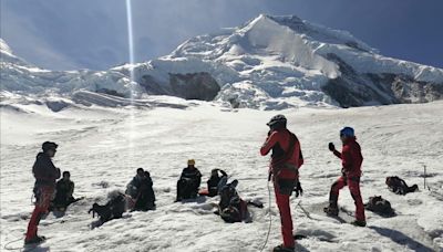 Aparece momificado turista de EU desaparecido en nevado de Perú hace 22 años