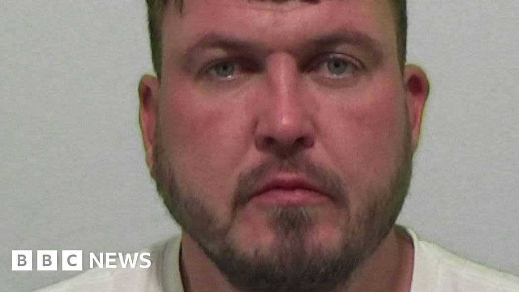 South Shields 'bully' jailed for strangling girlfriend