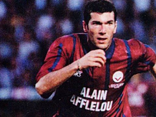 VIDEO: Así jugaba Zidane en el Bordeaux, el club que dejó de ser profesional