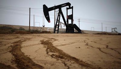 EEUU quiere comprar más de 3 millones de barriles de crudo para reserva estratégica: Departamento de Energía Por Reuters