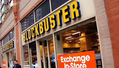 Dozens of stores you once loved that don't exist anymore