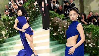 第二次 Met Gala 氣場更強：Jennie 紅毯上殺光底片，禮服花費 200 個小時訂製！