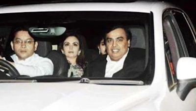 Monthly salary of Mukesh Ambani driver is higher than the package of many private companies' executives, it is Rs...