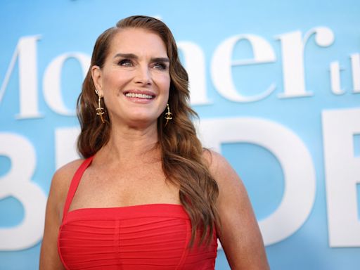 Calças de ganga que Brooke Shields usou no anúncio da Calvin Klein vão ser leiloadas