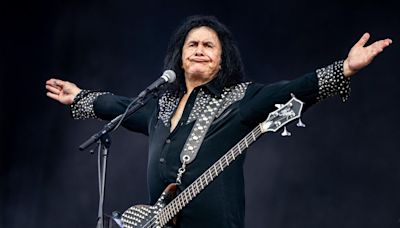 Gene Simmons On Life After KISS, Sale And Avatars, Linkin Park, Oasis, Morrissey, Taylor Swift And Chappell Roan