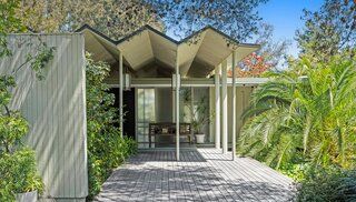 This SoCal Midcentury by a Frank Lloyd Wright Apprentice Just Hit the Market for the First Time