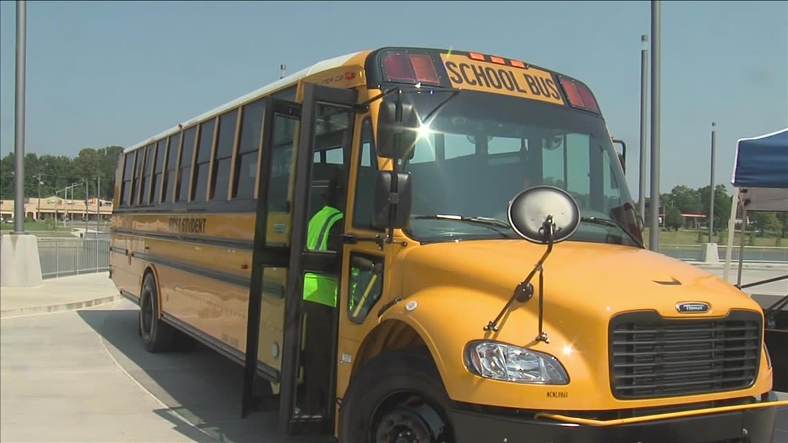 MSCS announces families can now track school buses through mobile app