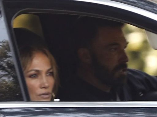 Jennifer Lopez y Ben Affleck fueron vistos “a los besos y tomados de la mano” en su primer encuentro tras el divorcio