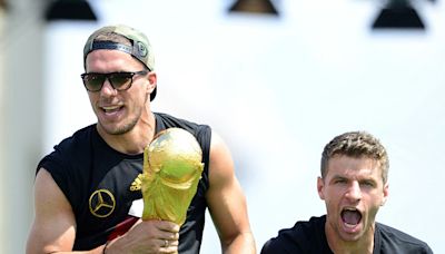 Nach DFB-Abschied: Podolski huldigt "Legende" Müller