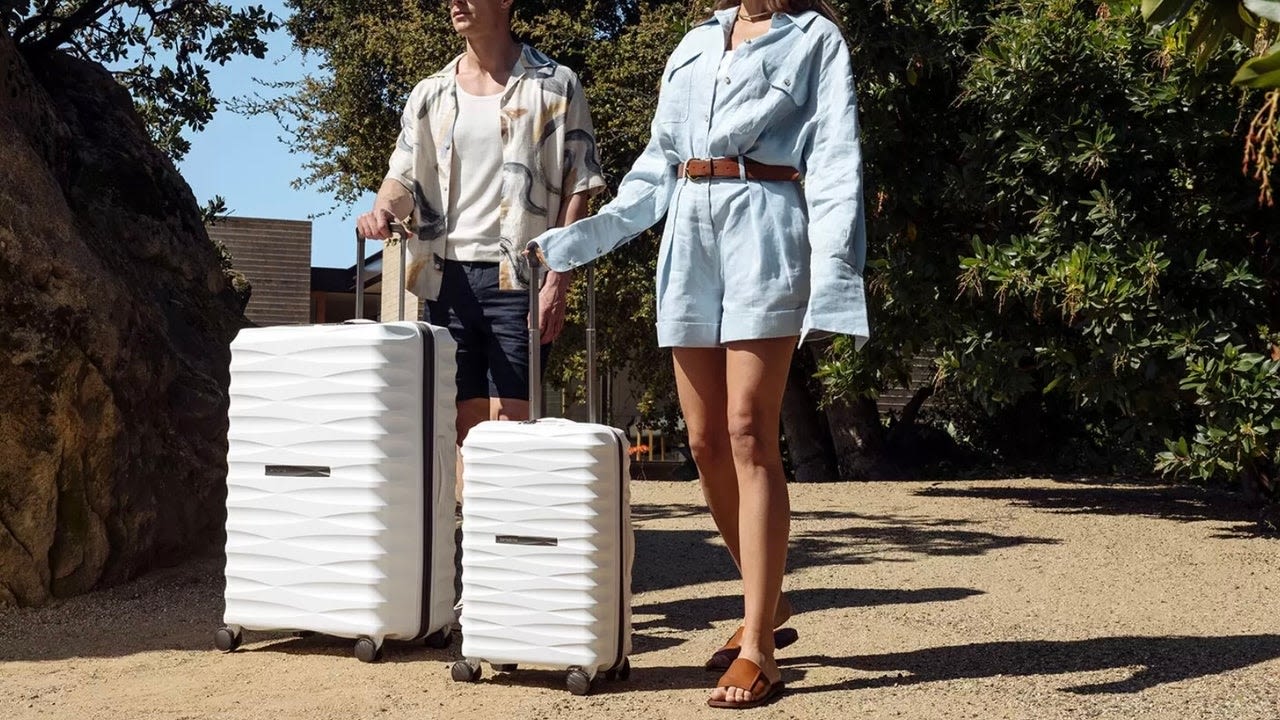The Best 4th of July Luggage Deals on Samsonite, Tumi, Away and More
