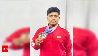 Bijnor's Parv Chaudhary Shines with Double Gold at Fiji Commonwealth Weightlifting Championship | - Times of India