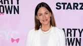 At 51, Jennifer Garner Posts Bare-Faced Swimsuit Selfies and Fans Lose It