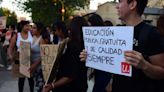 Roca y la marcha universitaria: actividades en la plaza y cortes en el centro