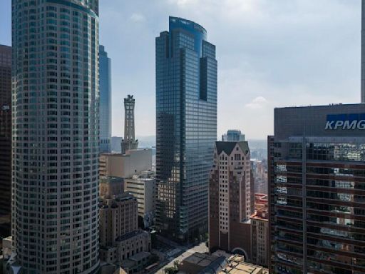Los Angeles County agrees to buy downtown skyscraper