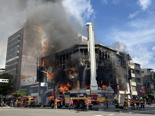 高雄知名婚紗店四層樓大火 市府證實列管中違建