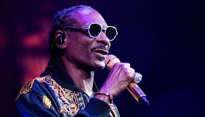 Snoop Dogg's Brand Gin & Juice Named Sponsor of Arizona Bowl