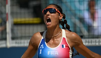 Women's beach volleyball swings into action at 2024 Paris Olympics