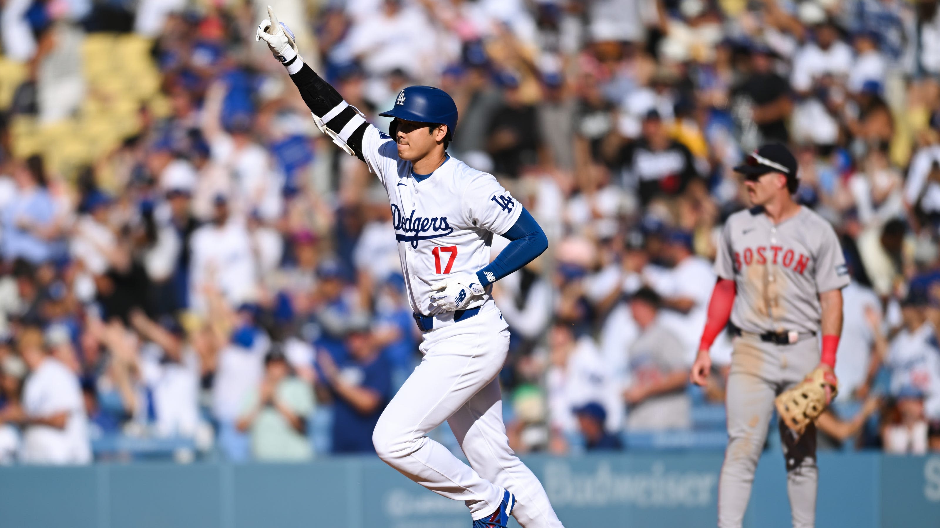 Shohei Ohtani nearly hits home run out of Dodger Stadium against Boston Red Sox