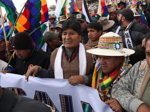 Evo Morales marcha contra Luis Arce y reclama su habilitación en las elecciones bolivianas