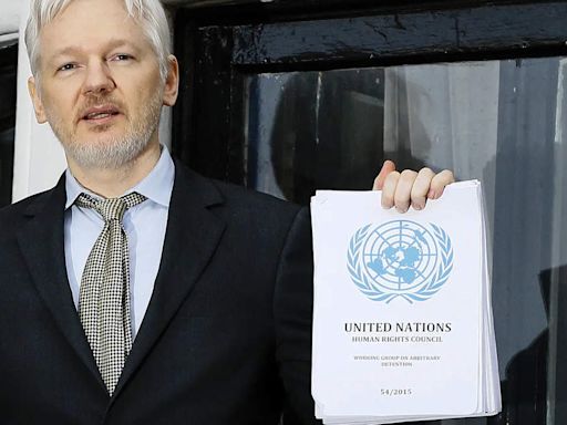 WikiLeaks founder Julian Assange walks out of U.S. court a 'free man' after guilty plea