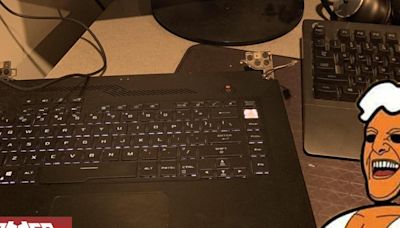 Jugador compra un notebook roto por $60 dólares, pero termina siendo un PC gamer de $1.800 dólares totalmente funcional