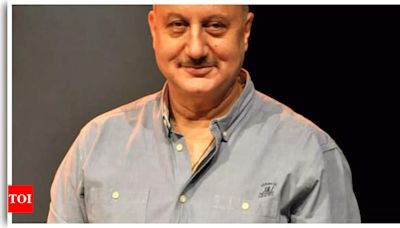 Anupam Kher warns fans about fake video promoting betting site; ‘Please don’t get conned by it’ | Hindi Movie News - Times of India