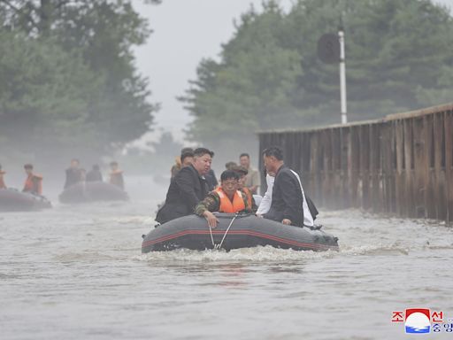 South Korea offers humanitarian aid to flood-hit North Korea