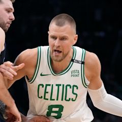 Porzingis, Celtics rout Mavs in Game 1