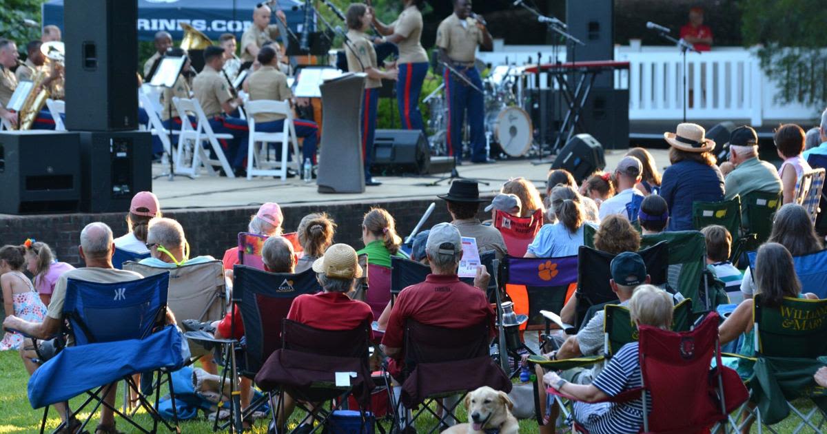 Marine Corps band finds warm welcome in Hopelands Gardens