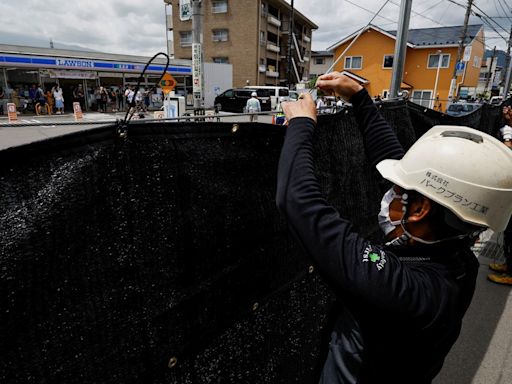 日本富士山LAWSON河口湖站前店布幕工程完成 阻遊客打卡滋擾