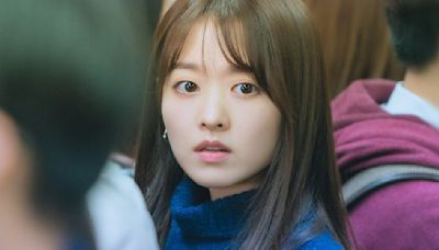 ‘No preferential treatment’: Park Bo Young gives befitting reply to ‘whining’ fans demanding personal response