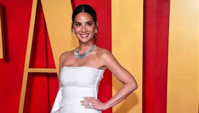 Olivia Munn e la diagnosi “terrificante” di cancro al seno: 4 interventi chirurgici in 10 mesi