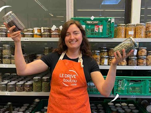 Francia abrió el primer supermercado sin plásticos, todo se vende en frascos de vidrio