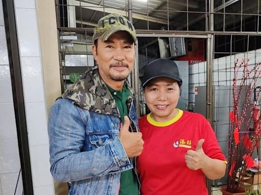 HK actor Simon Yam spotted enjoying Ipoh’s signature bean sprout chicken