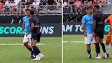 Video: le pegaron al Kun Agüero en un fútbol 7 y el argentino se enojó