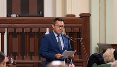 Vince Fong sworn in to Kevin McCarthy’s congressional seat. What it means for California