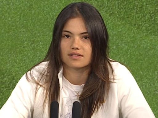 Emma Raducanu issues six-word response to Judy Murray after Wimbledon withdrawal